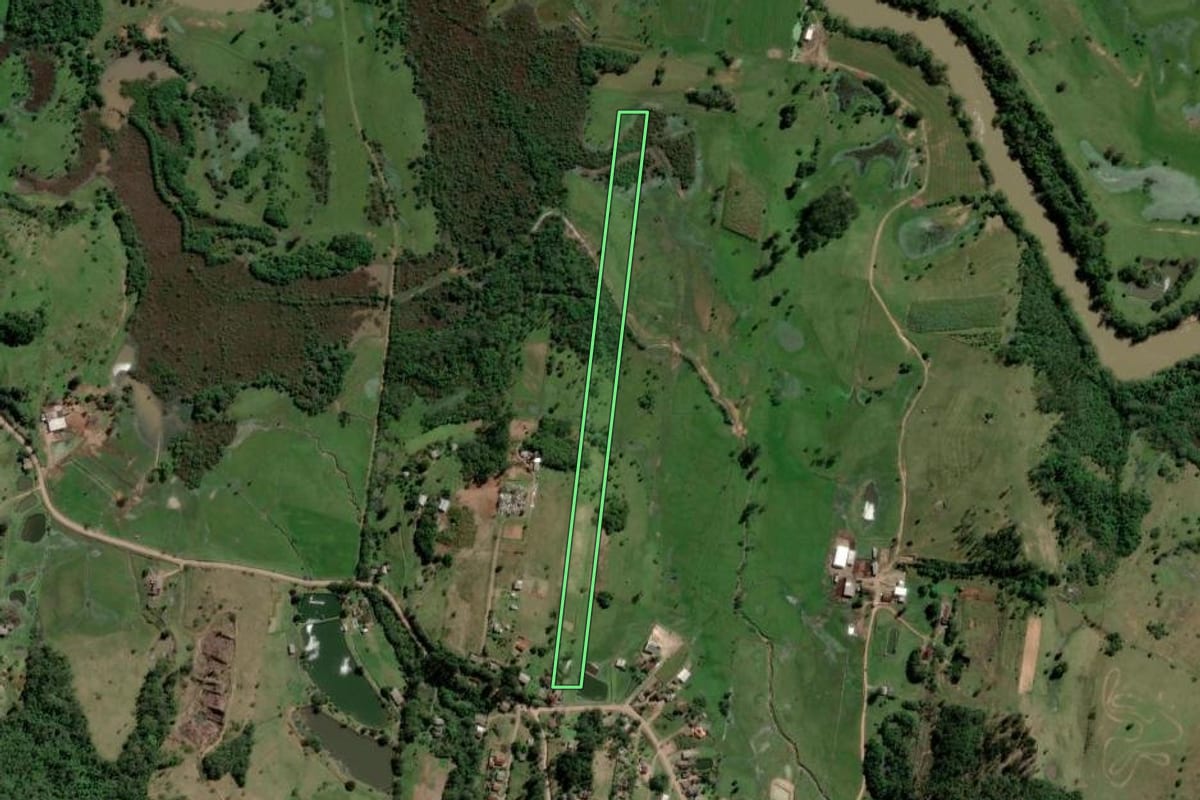 Imagem de satélite do imóvel rural em Parobé (RS), com o contorno declarado no CAR desenhado por cima.