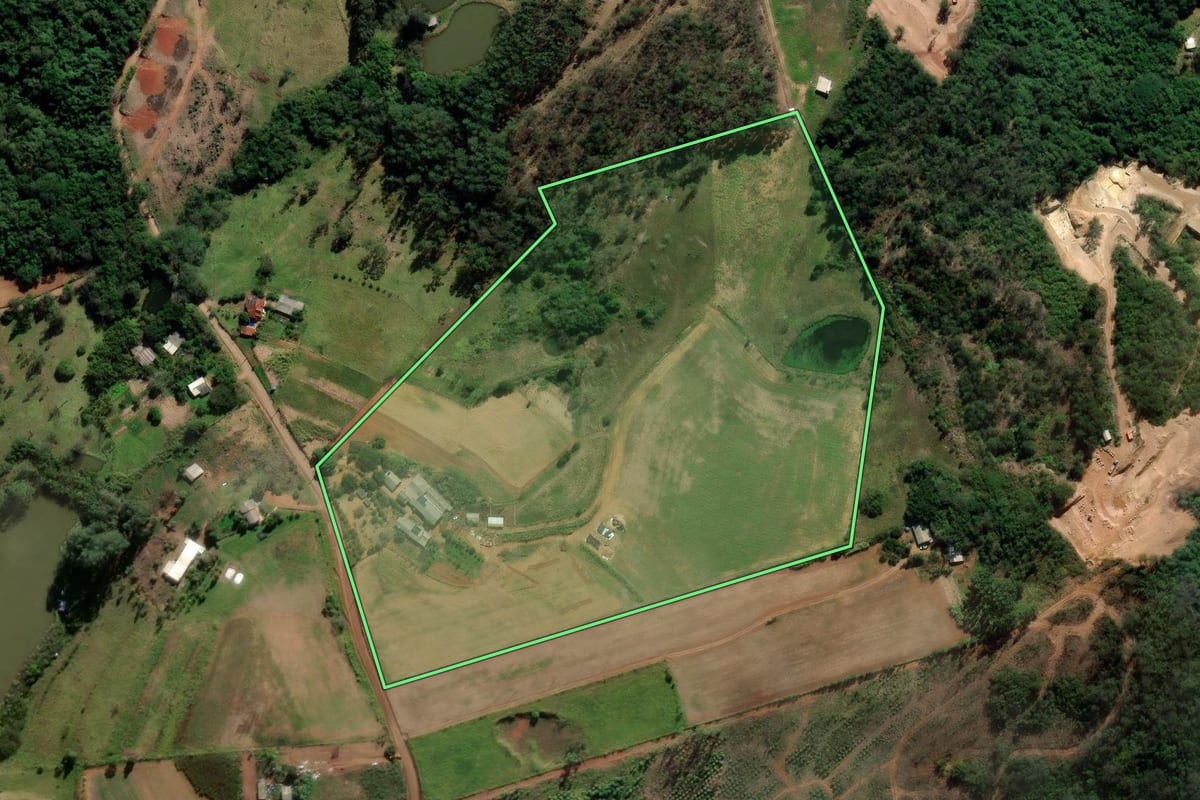 Imagem de satélite do imóvel rural em Parobé (RS), com o contorno declarado no CAR desenhado por cima.