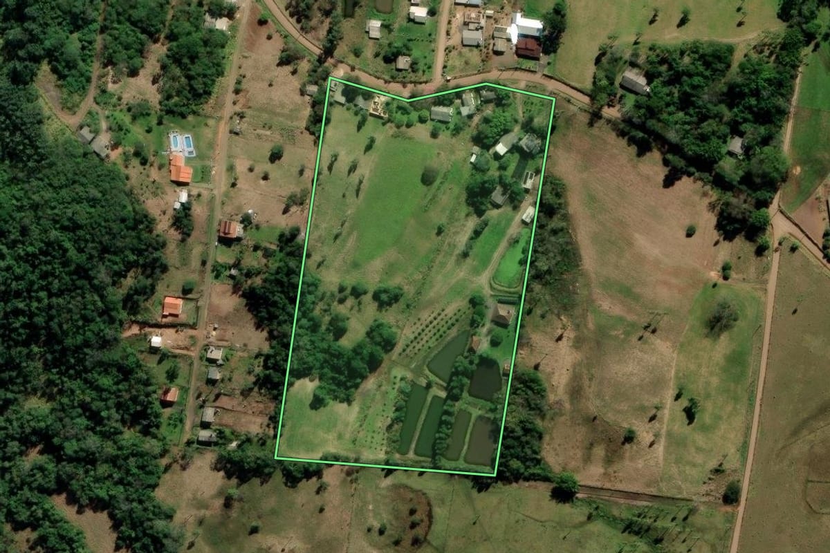Imagem de satélite do imóvel rural em Parobé (RS), com o contorno declarado no CAR desenhado por cima.