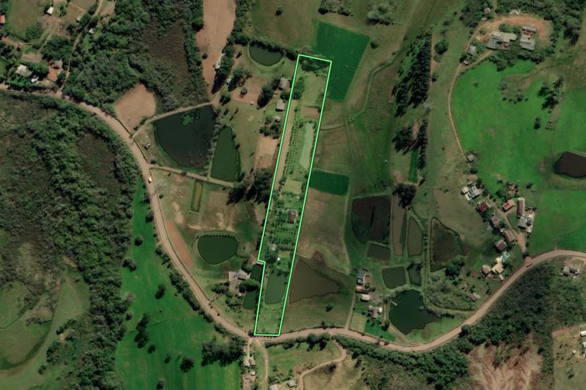 Imagem de satélite do imóvel rural em Parobé (RS), com o contorno declarado no CAR desenhado por cima.