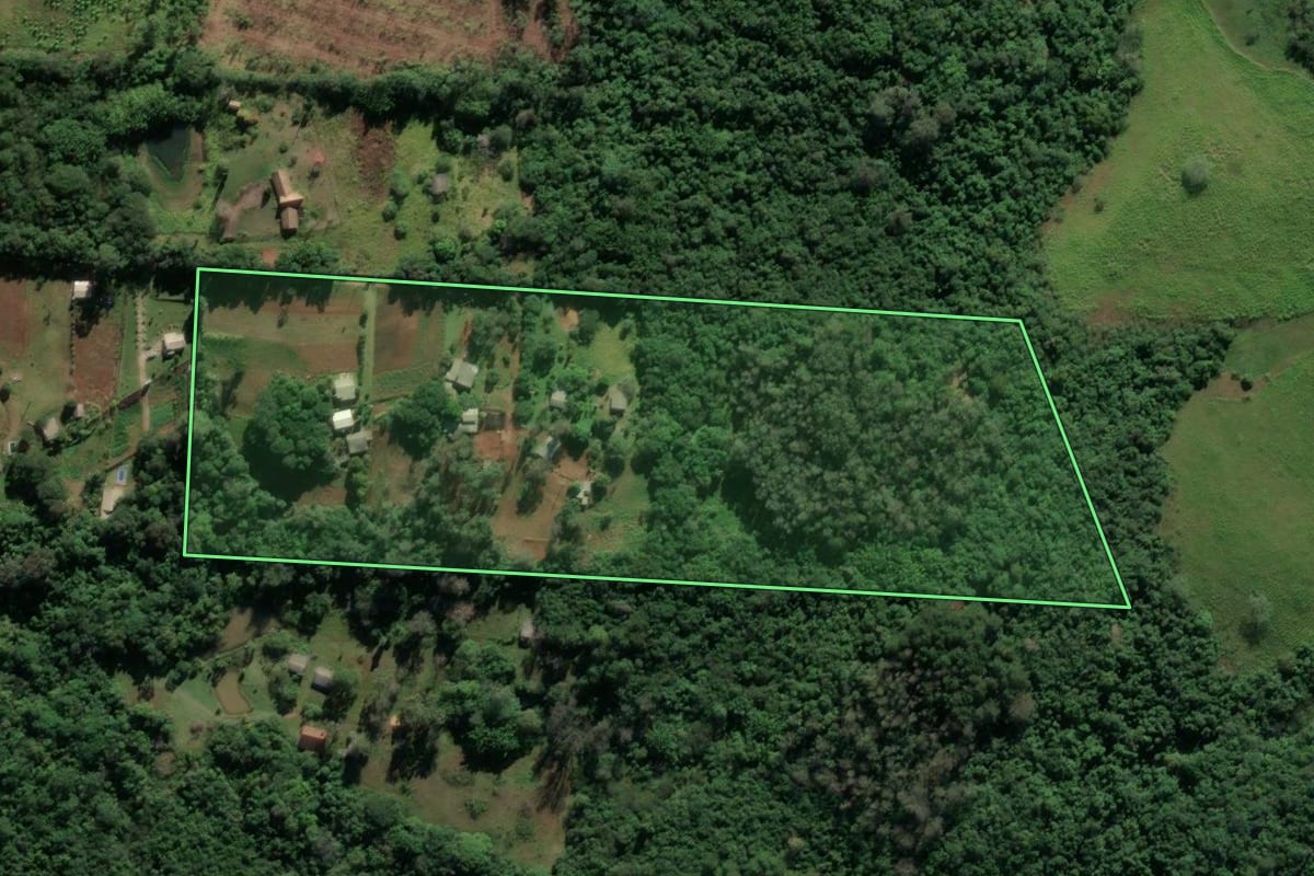 Imagem de satélite do imóvel rural em Parobé (RS), com o contorno declarado no CAR desenhado por cima.