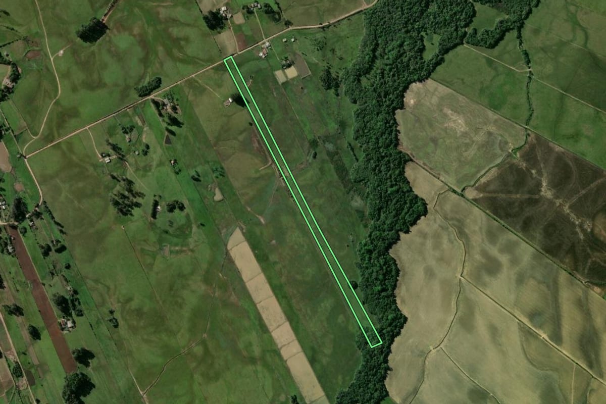 Imagem de satélite do imóvel rural em Passo do Sobrado (RS), com o contorno declarado no CAR desenhado por cima.