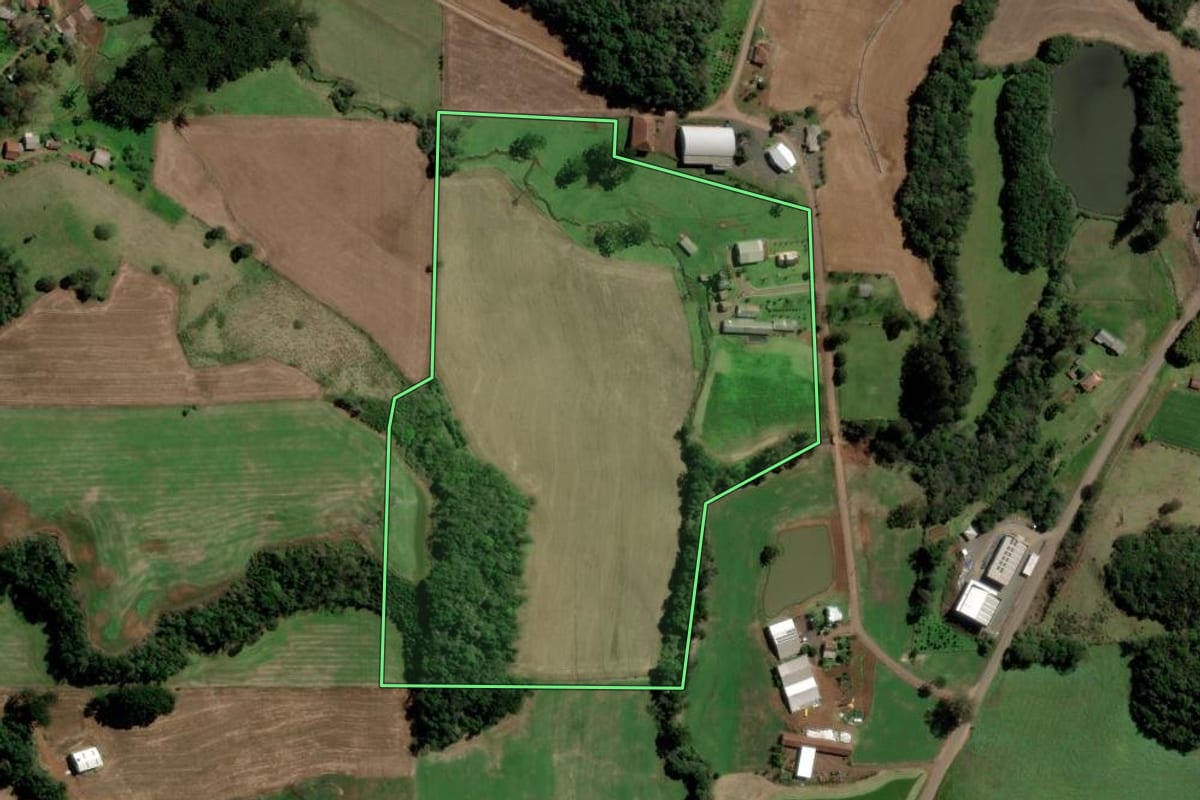 Imagem de satélite do imóvel rural em Paulo Bento (RS), com o contorno declarado no CAR desenhado por cima.