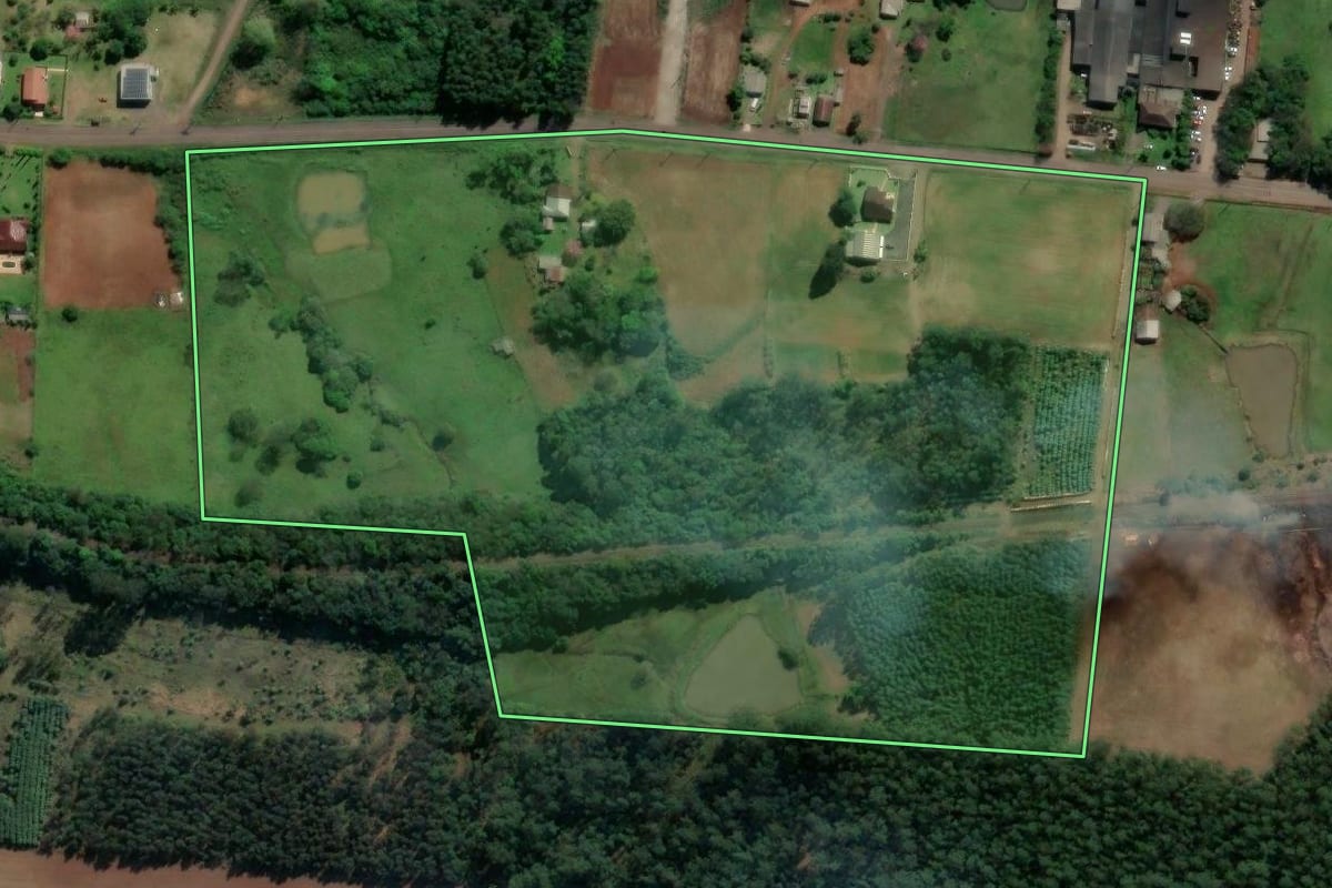 Imagem de satélite do imóvel rural em Paverama (RS), com o contorno declarado no CAR desenhado por cima.