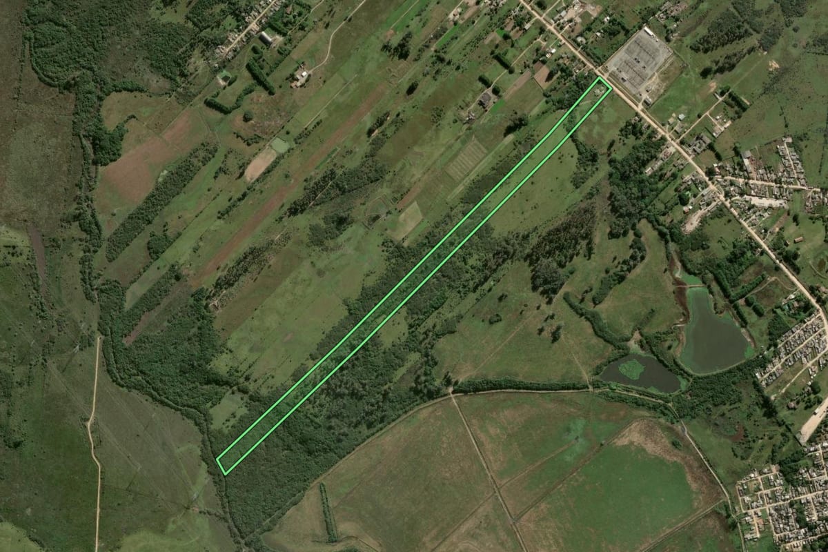 Imagem de satélite do imóvel rural em Pelotas (RS), com o contorno declarado no CAR desenhado por cima.