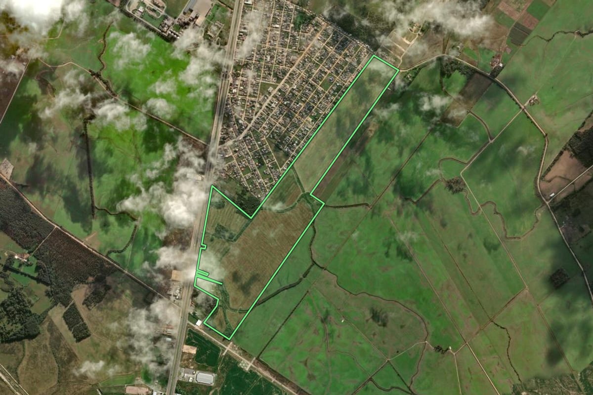 Imagem de satélite do imóvel rural em Pelotas (RS), com o contorno declarado no CAR desenhado por cima.