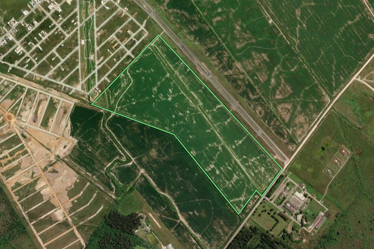 Imagem de satélite do imóvel rural em Pelotas (RS), com o contorno declarado no CAR desenhado por cima.