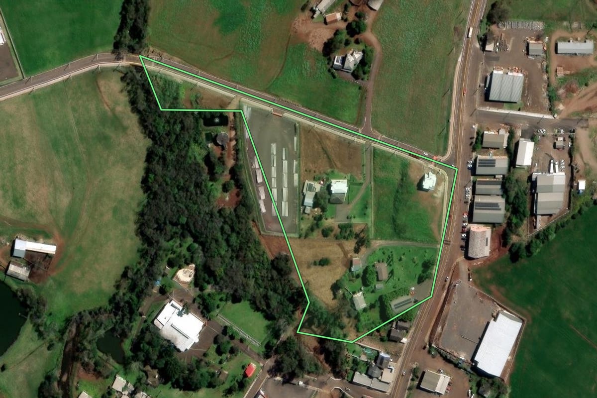 Imagem de satélite do imóvel rural em Pinhal (RS), com o contorno declarado no CAR desenhado por cima.