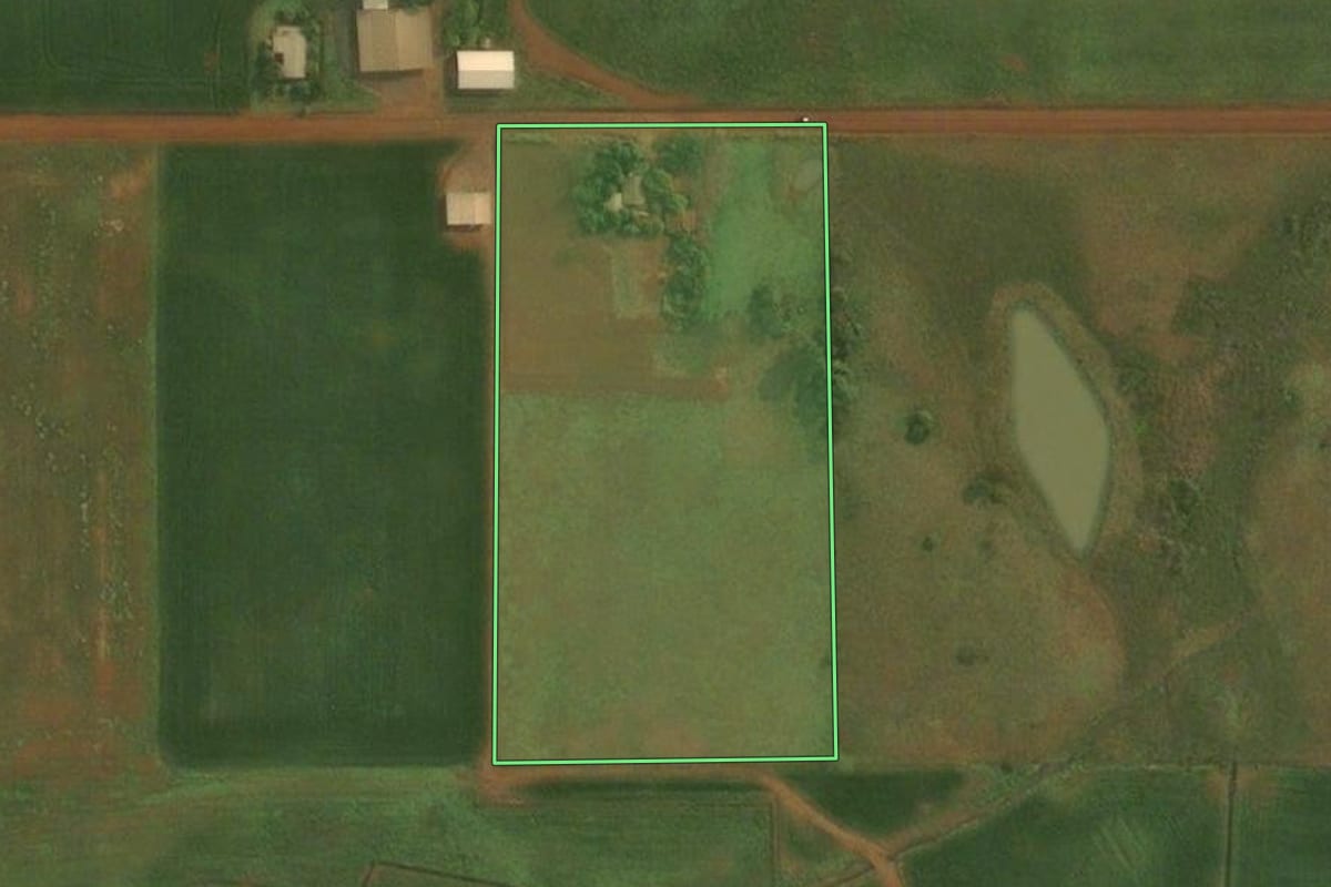 Imagem de satélite do imóvel rural em Pirapó (RS), com o contorno declarado no CAR desenhado por cima.