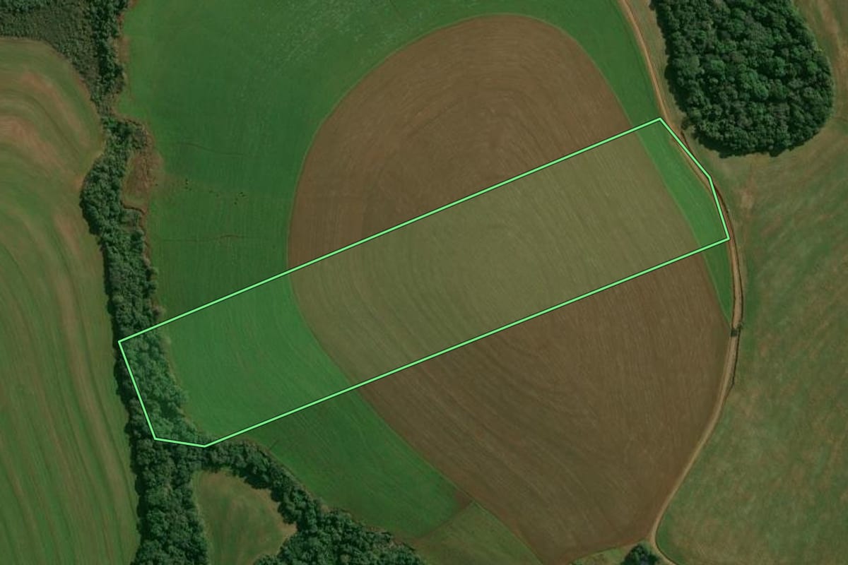 Imagem de satélite do imóvel rural em Pontão (RS), com o contorno declarado no CAR desenhado por cima.