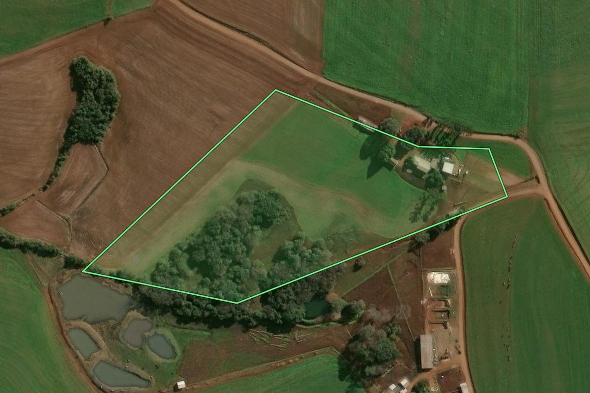 Imagem de satélite do imóvel rural em Pontão (RS), com o contorno declarado no CAR desenhado por cima.