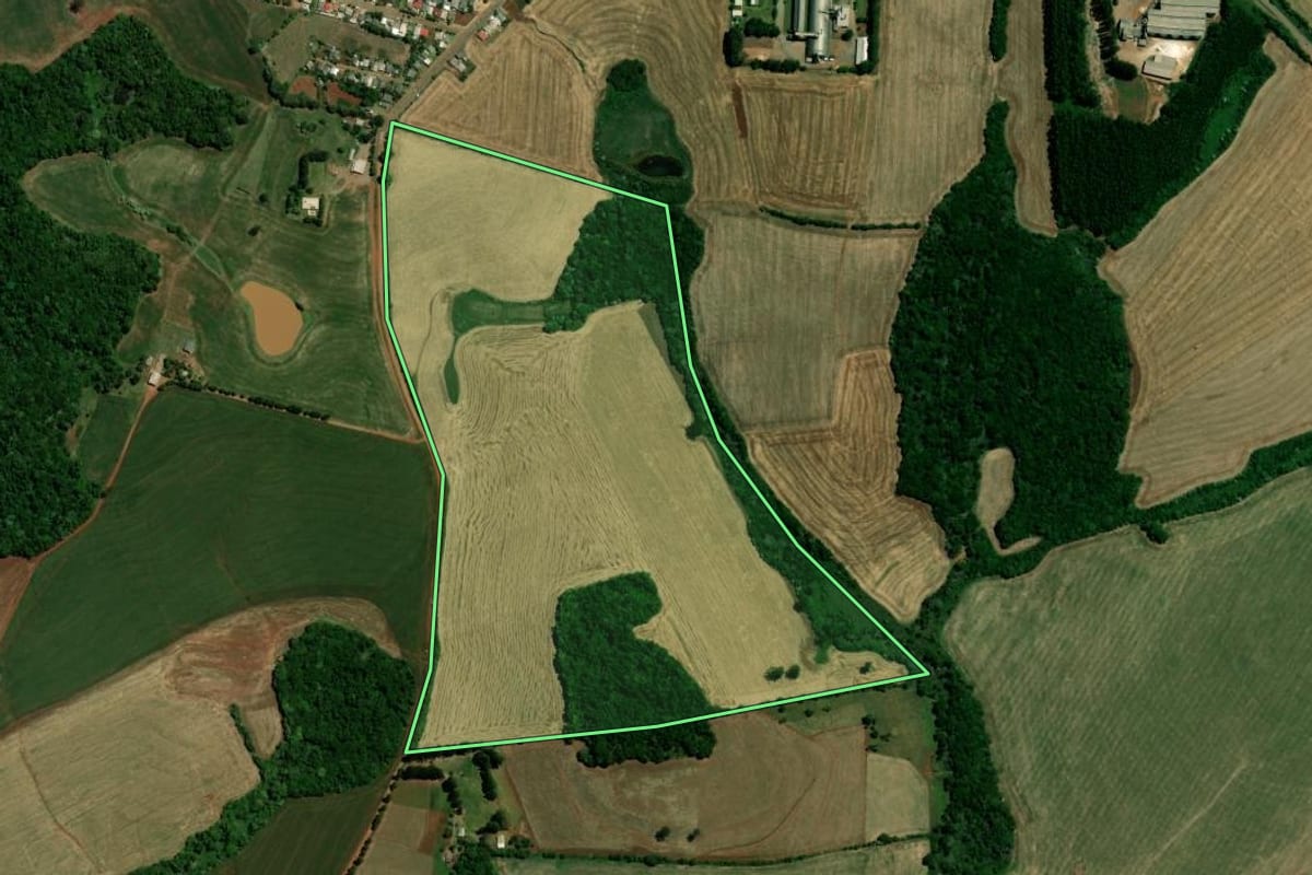 Imagem de satélite do imóvel rural em Pontão (RS), com o contorno declarado no CAR desenhado por cima.