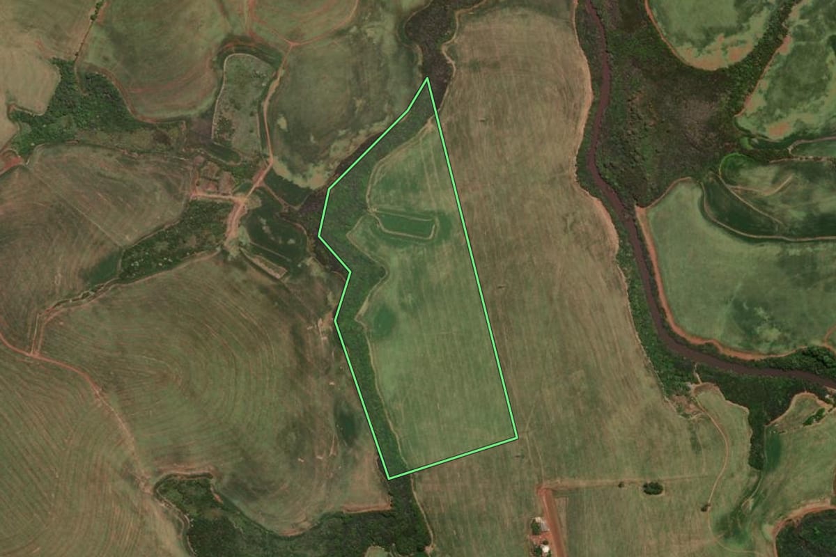 Imagem de satélite do imóvel rural em Pontão (RS), com o contorno declarado no CAR desenhado por cima.