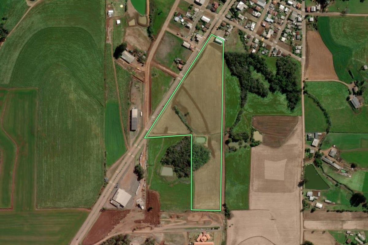 Imagem de satélite do imóvel rural em Ponte Preta (RS), com o contorno declarado no CAR desenhado por cima.