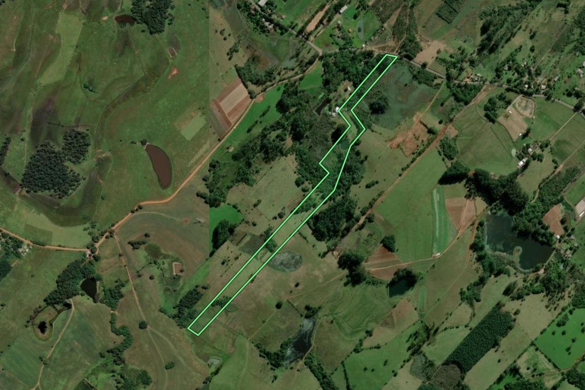 Imagem de satélite do imóvel rural em Portão (RS), com o contorno declarado no CAR desenhado por cima.