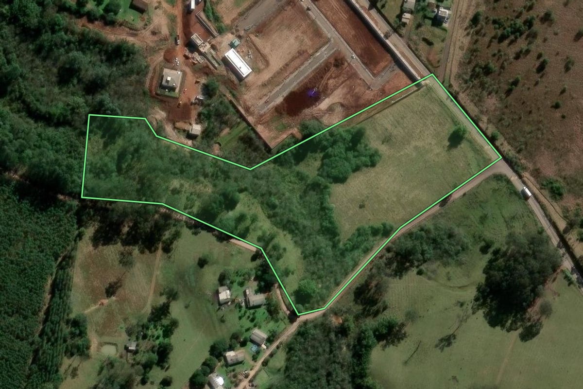 Imagem de satélite do imóvel rural em Portão (RS), com o contorno declarado no CAR desenhado por cima.