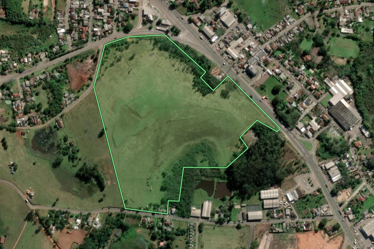 Imagem de satélite do imóvel rural em Portão (RS), com o contorno declarado no CAR desenhado por cima.