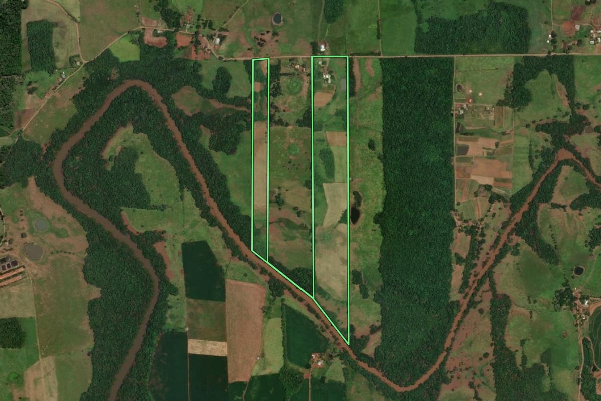 Imagem de satélite do imóvel rural em Porto Lucena (RS), com o contorno declarado no CAR desenhado por cima.