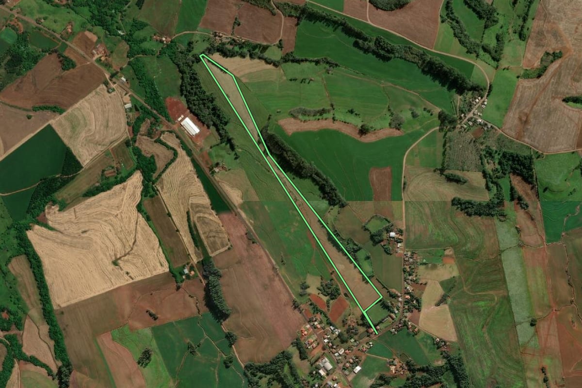 Imagem de satélite do imóvel rural em Porto Mauá (RS), com o contorno declarado no CAR desenhado por cima.