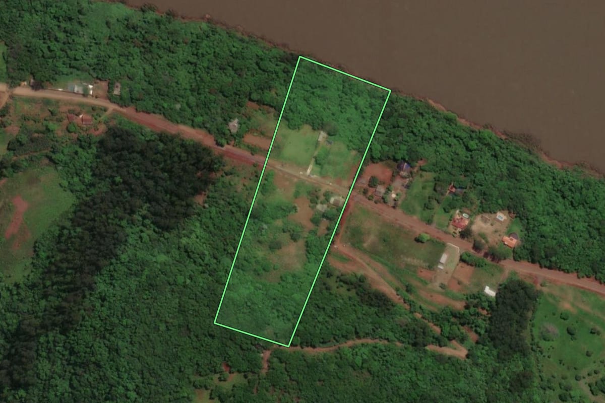Imagem de satélite do imóvel rural em Porto Mauá (RS), com o contorno declarado no CAR desenhado por cima.