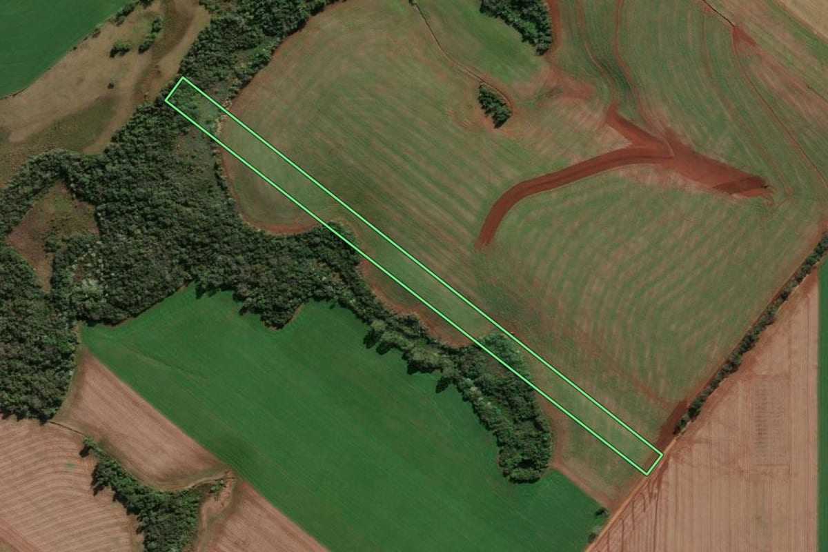 Imagem de satélite do imóvel rural em Porto Mauá (RS), com o contorno declarado no CAR desenhado por cima.