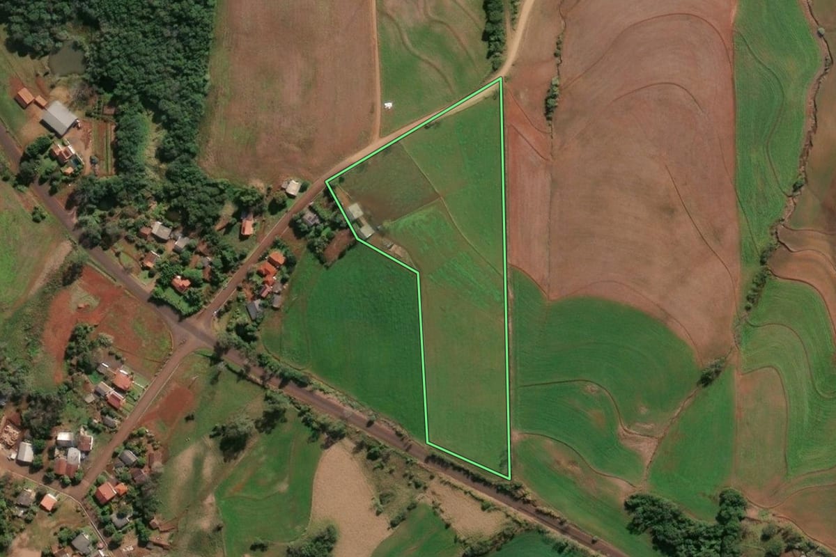 Imagem de satélite do imóvel rural em Porto Mauá (RS), com o contorno declarado no CAR desenhado por cima.