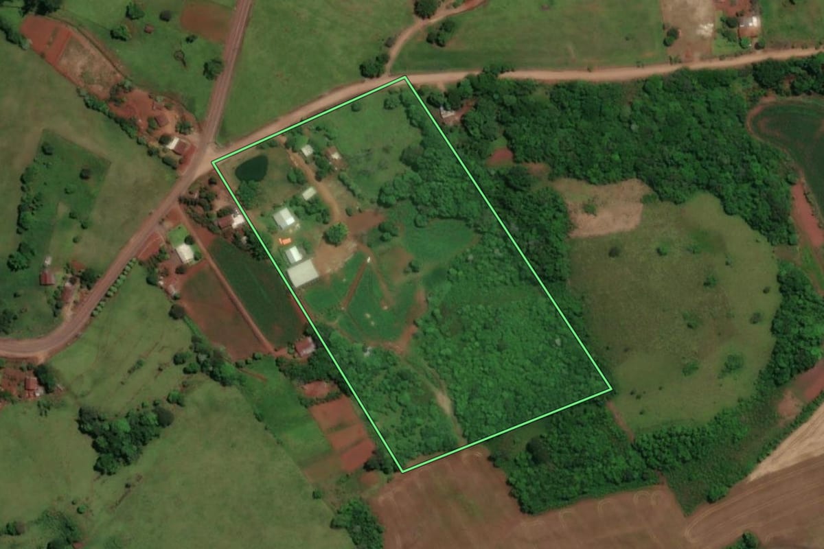 Imagem de satélite do imóvel rural em Porto Mauá (RS), com o contorno declarado no CAR desenhado por cima.
