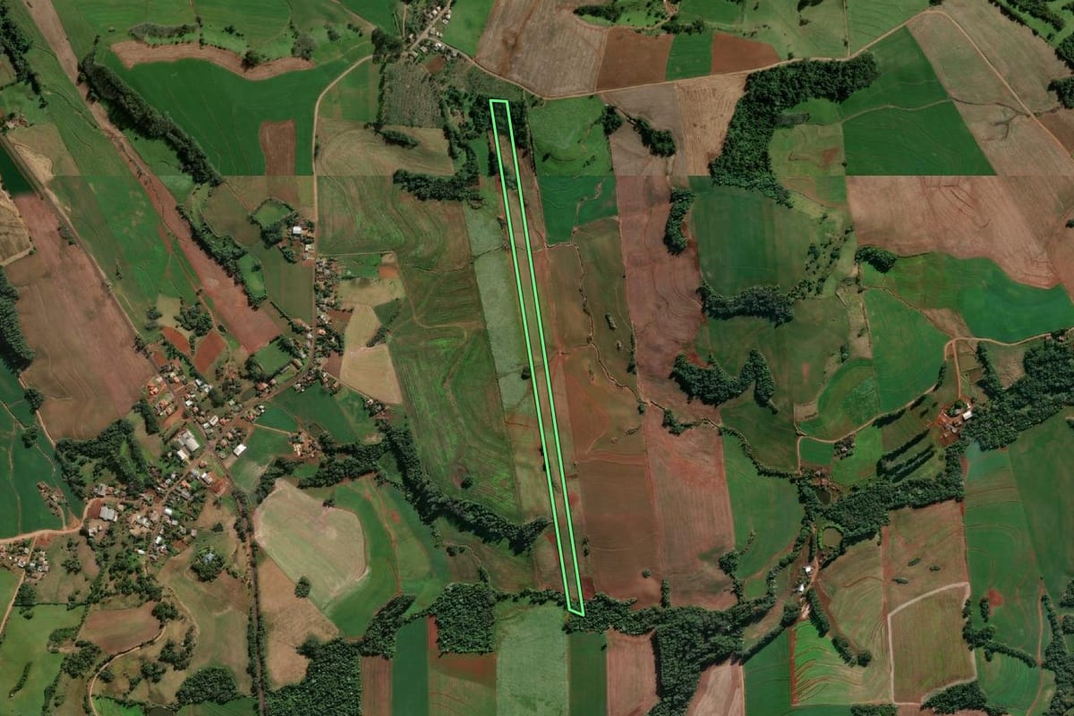 Imagem de satélite do imóvel rural em Porto Mauá (RS), com o contorno declarado no CAR desenhado por cima.