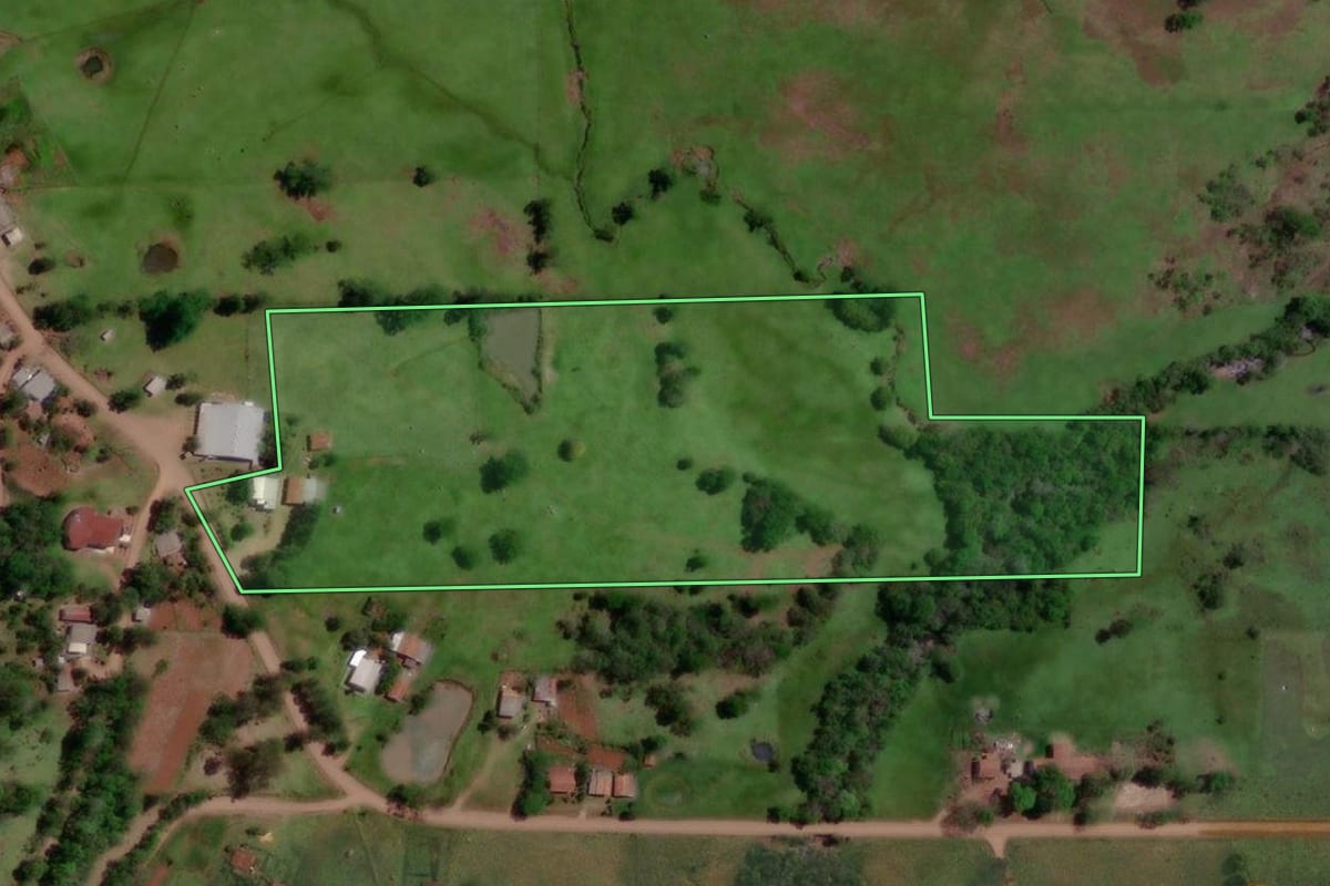 Imagem de satélite do imóvel rural em Porto Xavier (RS), com o contorno declarado no CAR desenhado por cima.
