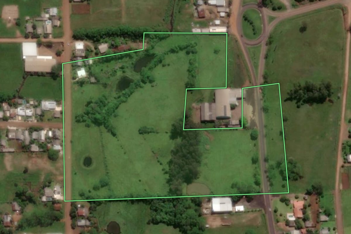 Imagem de satélite do imóvel rural em Porto Xavier (RS), com o contorno declarado no CAR desenhado por cima.