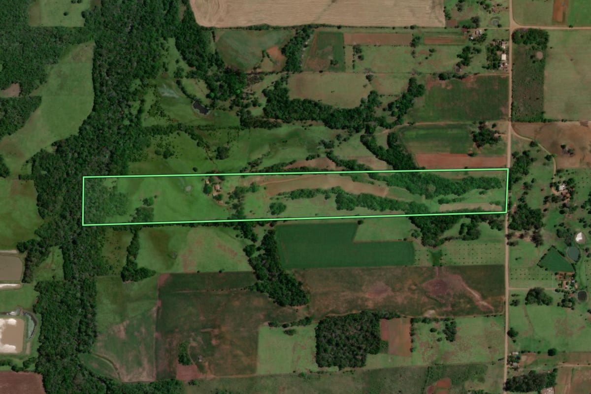 Imagem de satélite do imóvel rural em Porto Xavier (RS), com o contorno declarado no CAR desenhado por cima.