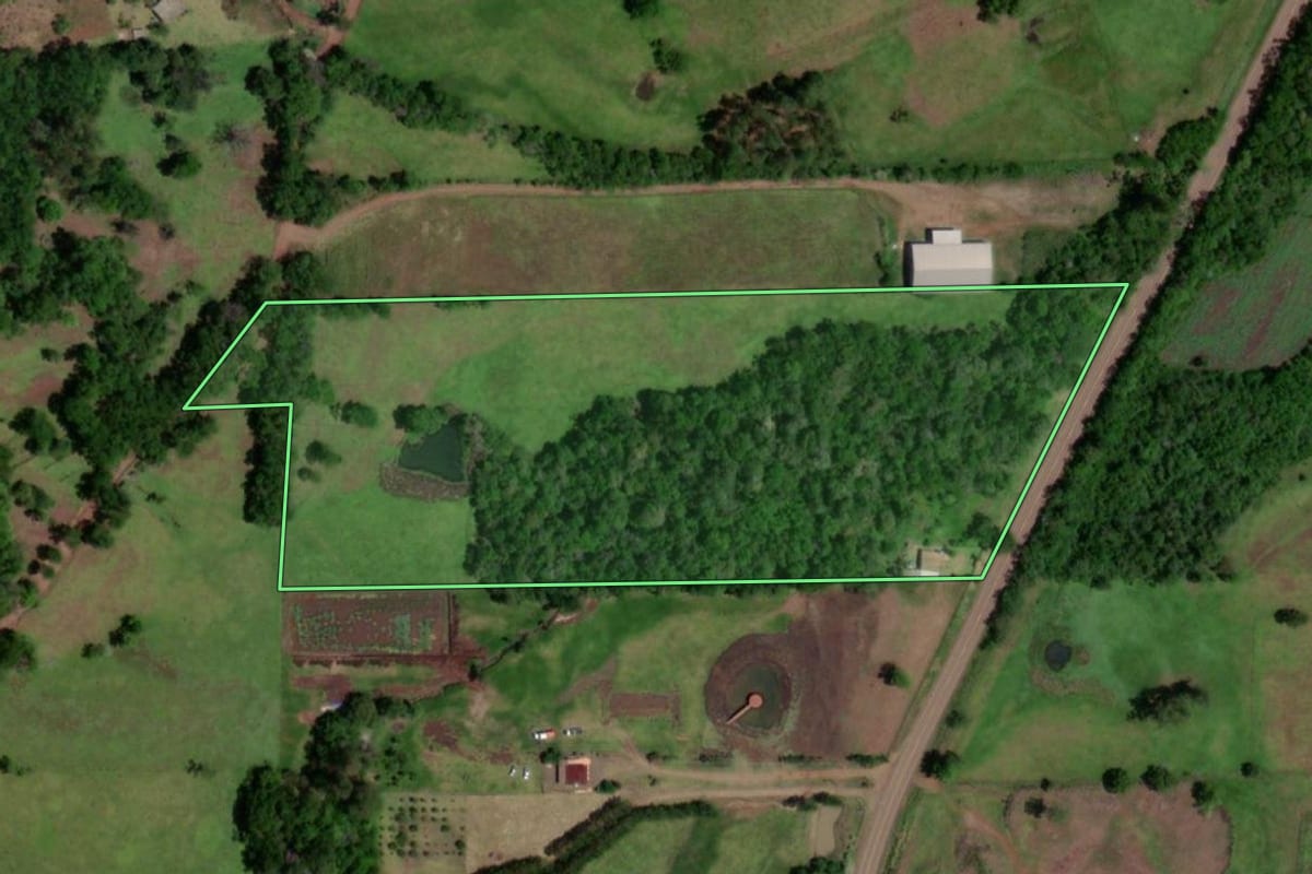 Imagem de satélite do imóvel rural em Porto Xavier (RS), com o contorno declarado no CAR desenhado por cima.