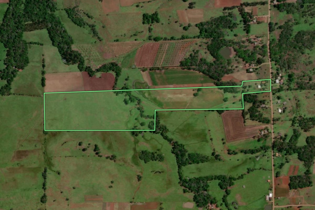 Imagem de satélite do imóvel rural em Porto Xavier (RS), com o contorno declarado no CAR desenhado por cima.