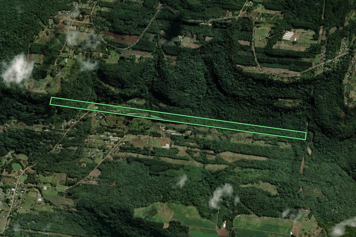 Imagem de satélite do imóvel rural em Presidente Lucena (RS), com o contorno declarado no CAR desenhado por cima.