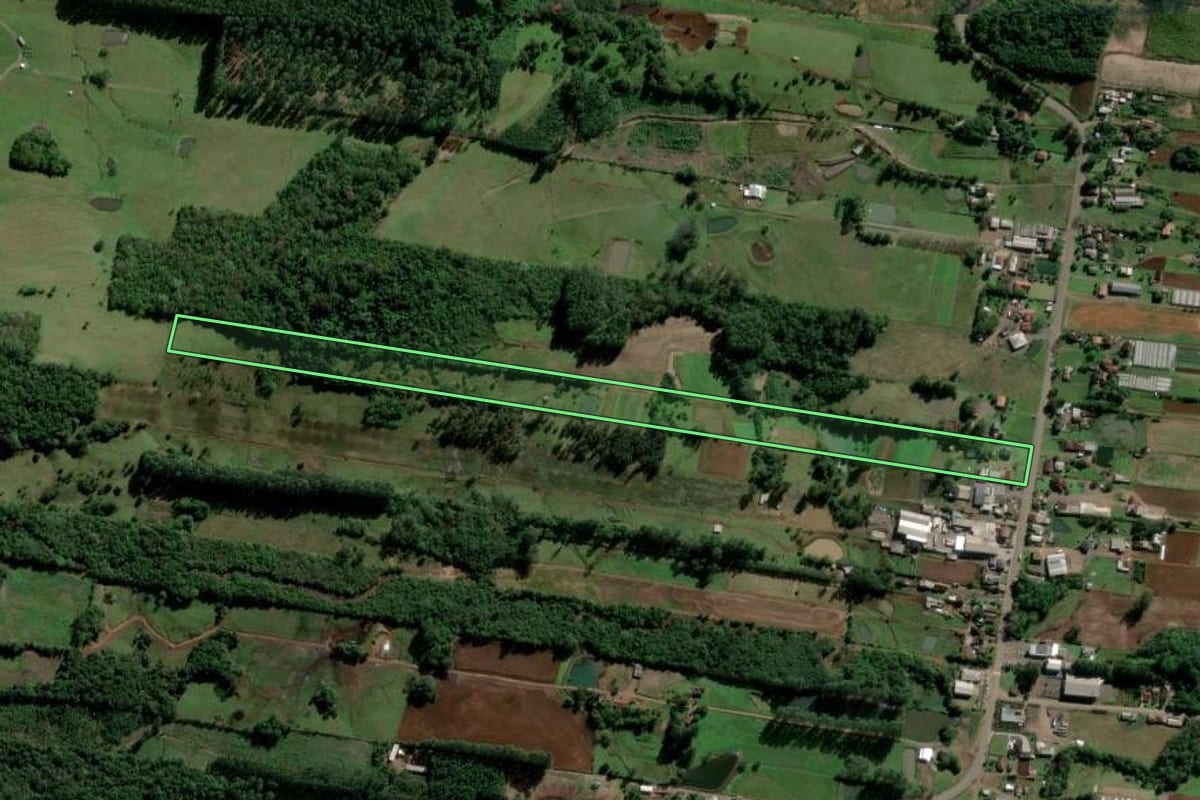 Imagem de satélite do imóvel rural em Presidente Lucena (RS), com o contorno declarado no CAR desenhado por cima.