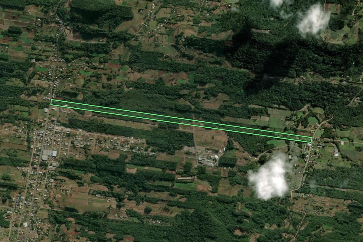 Imagem de satélite do imóvel rural em Presidente Lucena (RS), com o contorno declarado no CAR desenhado por cima.