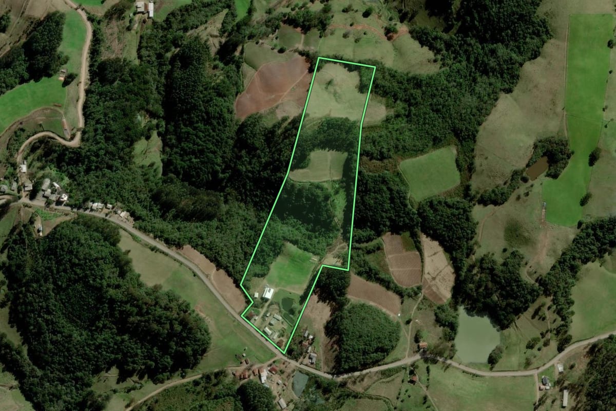Imagem de satélite do imóvel rural em Progresso (RS), com o contorno declarado no CAR desenhado por cima.