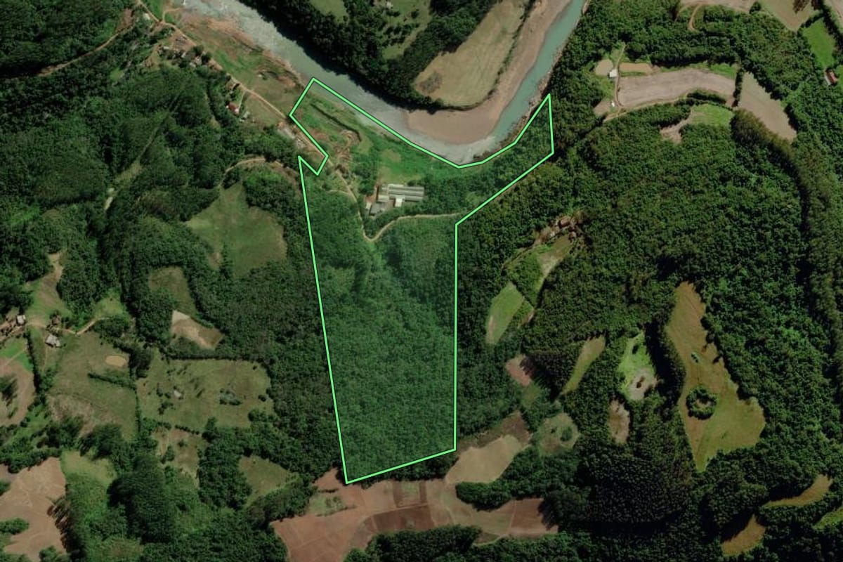 Imagem de satélite do imóvel rural em Progresso (RS), com o contorno declarado no CAR desenhado por cima.