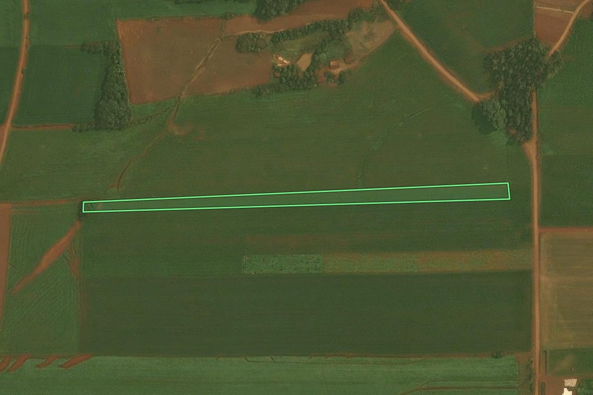 Imagem de satélite do imóvel rural em Quinze de Novembro (RS), com o contorno declarado no CAR desenhado por cima.