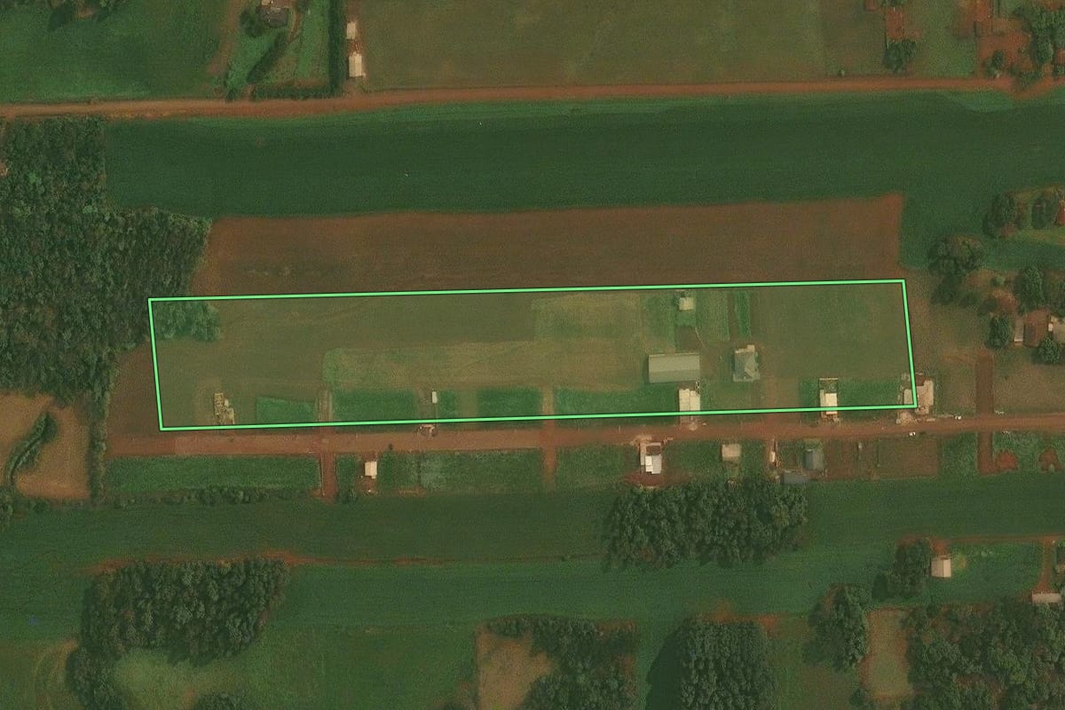 Imagem de satélite do imóvel rural em Quinze de Novembro (RS), com o contorno declarado no CAR desenhado por cima.