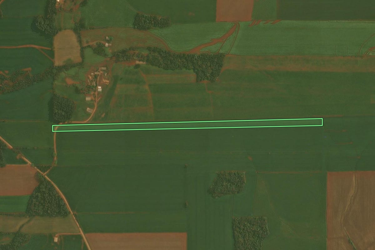 Imagem de satélite do imóvel rural em Quinze de Novembro (RS), com o contorno declarado no CAR desenhado por cima.