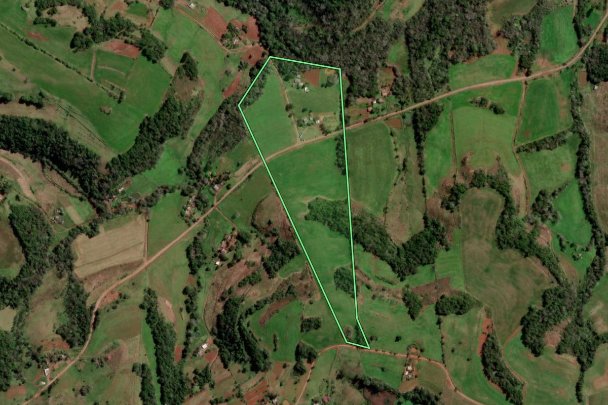 Imagem de satélite do imóvel rural em Redentora (RS), com o contorno declarado no CAR desenhado por cima.