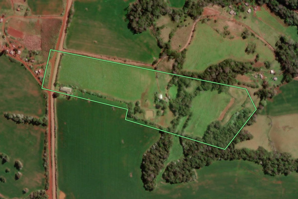 Imagem de satélite do imóvel rural em Redentora (RS), com o contorno declarado no CAR desenhado por cima.