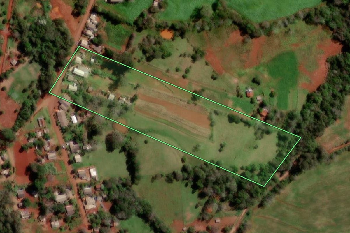 Imagem de satélite do imóvel rural em Redentora (RS), com o contorno declarado no CAR desenhado por cima.