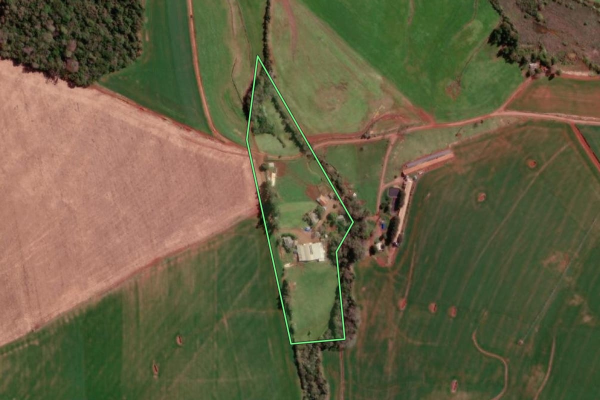 Imagem de satélite do imóvel rural em Redentora (RS), com o contorno declarado no CAR desenhado por cima.