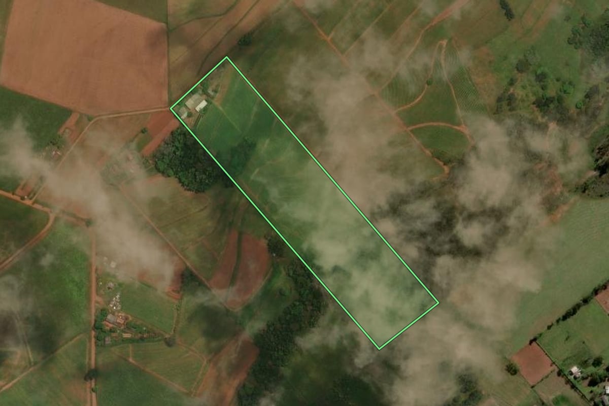 Imagem de satélite do imóvel rural em Restinga Sêca (RS), com o contorno declarado no CAR desenhado por cima.