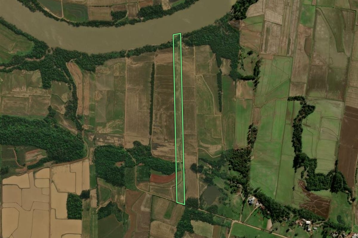 Imagem de satélite do imóvel rural em Restinga Sêca (RS), com o contorno declarado no CAR desenhado por cima.