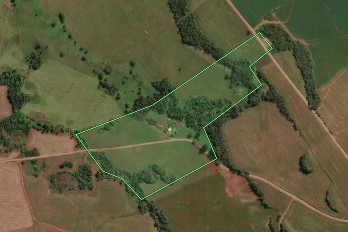Imagem de satélite do imóvel rural em Rio dos Índios (RS), com o contorno declarado no CAR desenhado por cima.