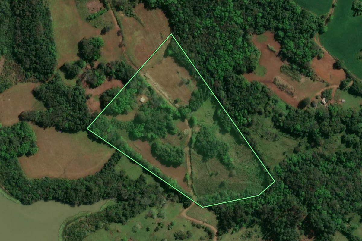 Imagem de satélite do imóvel rural em Rio dos Índios (RS), com o contorno declarado no CAR desenhado por cima.
