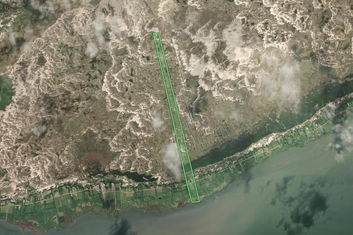 Imagem de satélite do imóvel rural em Rio Grande (RS), com o contorno declarado no CAR desenhado por cima.
